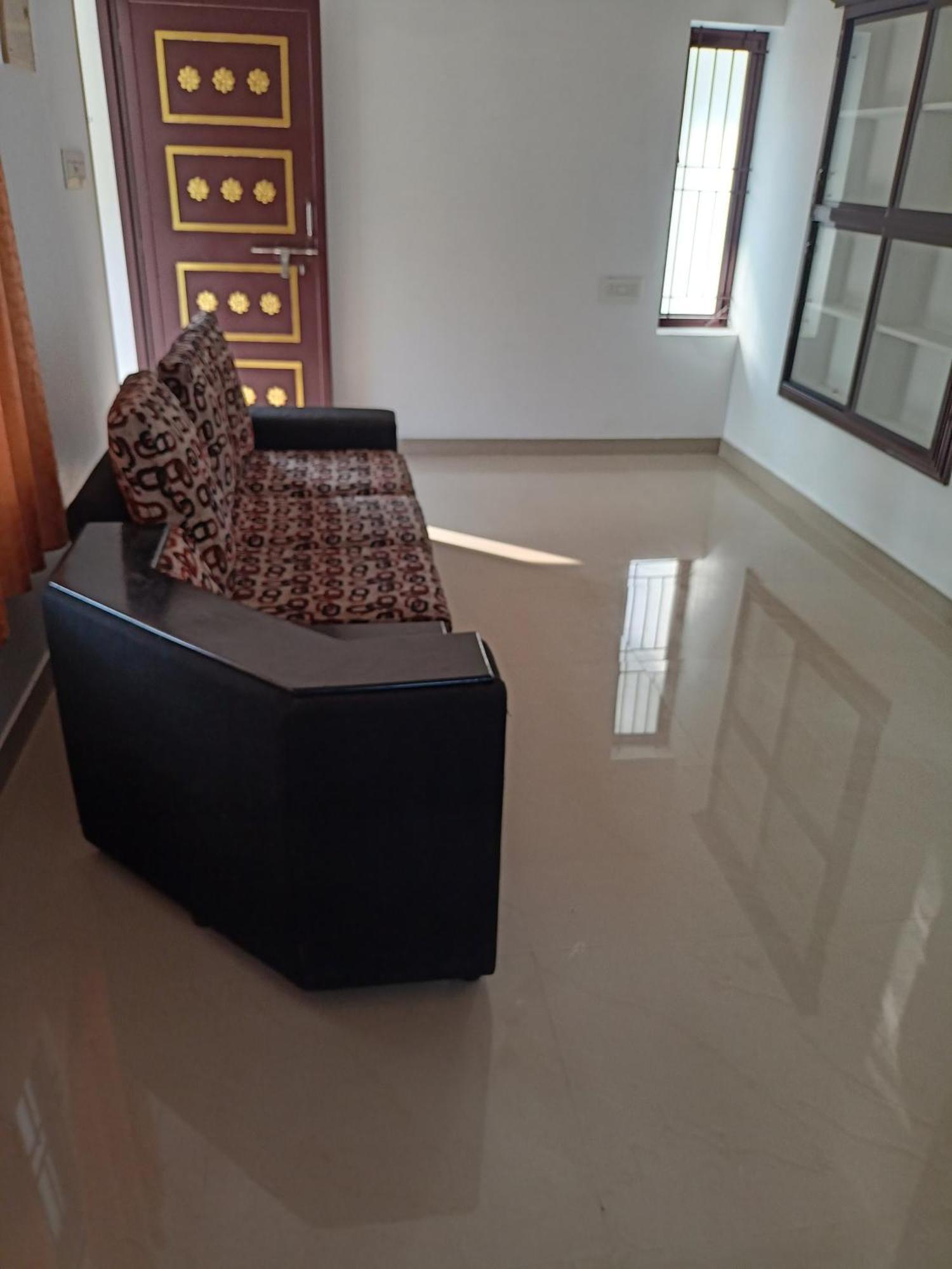 Space Villa Homestay Irimbranallur Exterior photo